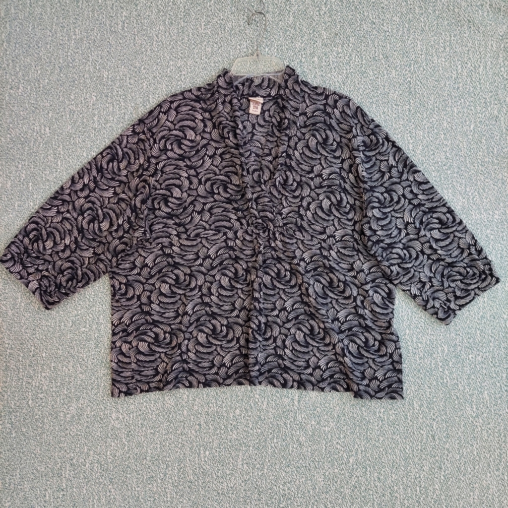 Covington V-Neck Top With Gray Swirl Pattern, Sz 20w